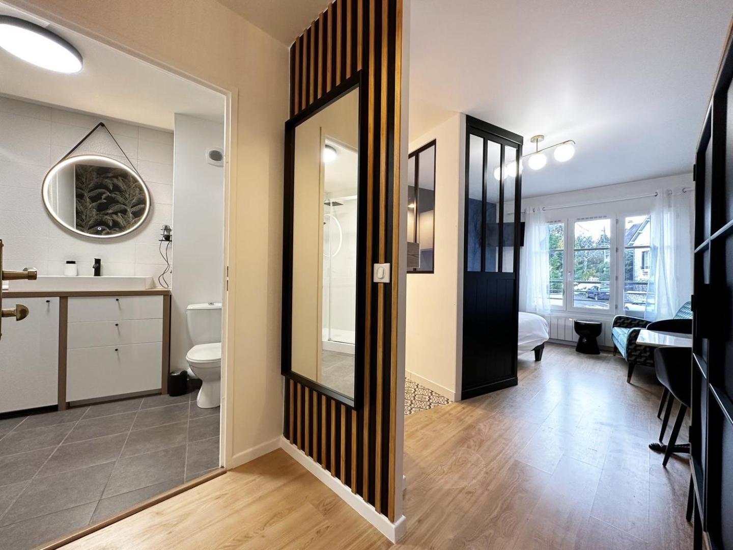 C Le 15 - Studio Cosy Avec Parking Chartres Bagian luar foto
