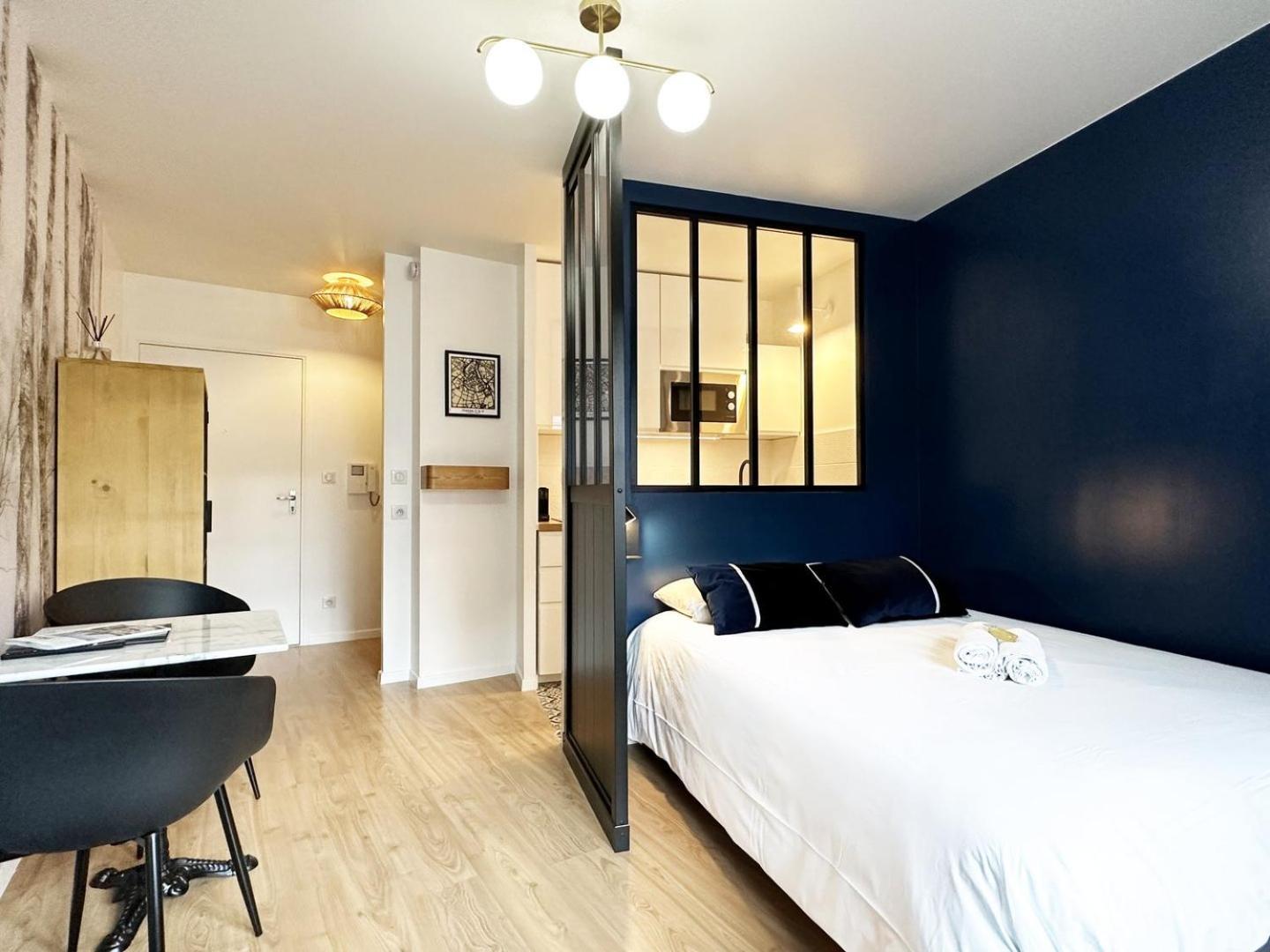 C Le 15 - Studio Cosy Avec Parking Chartres Bagian luar foto